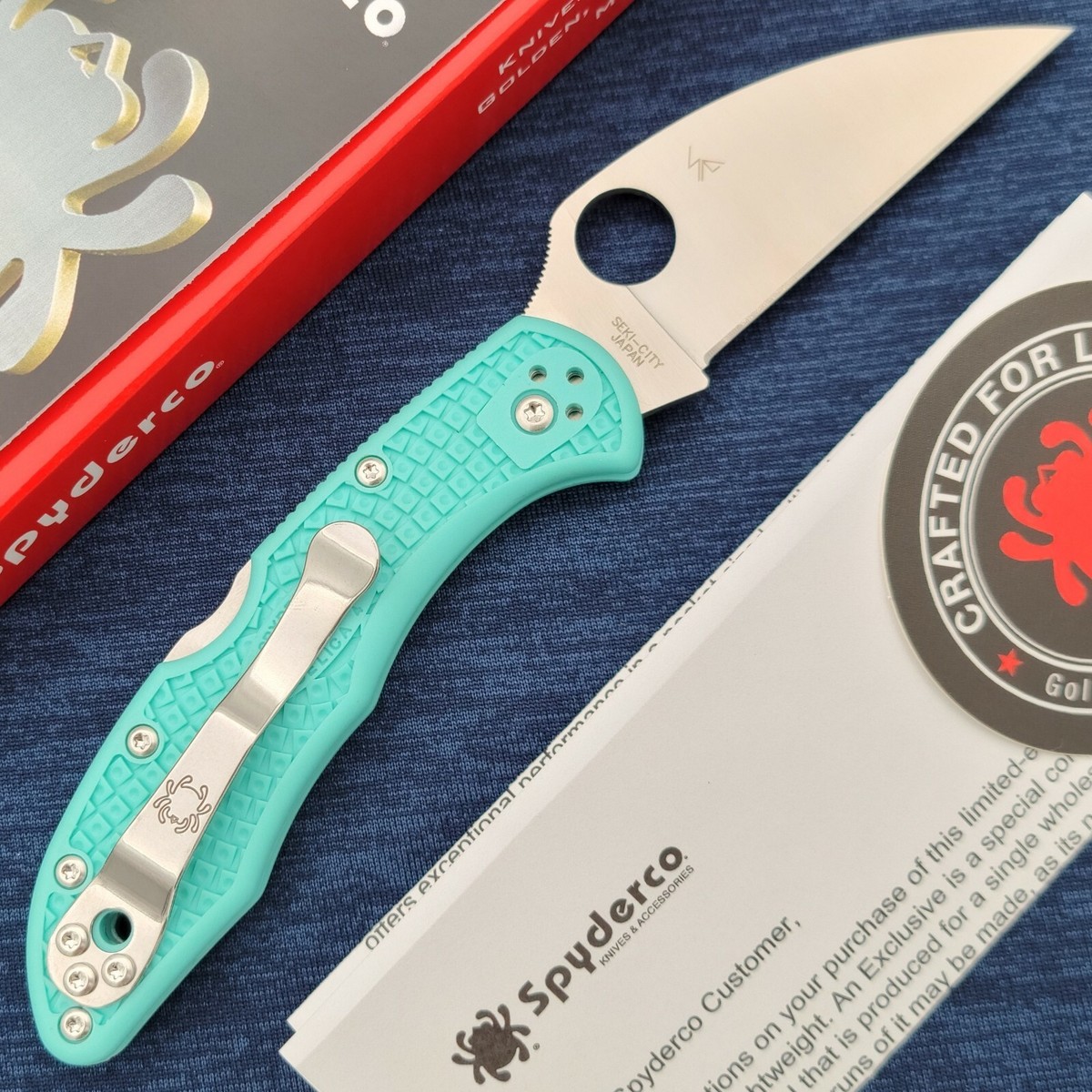 Spyderco Delica 4 CPM-S30V Wharncliffe Plain Blade Teal FRN