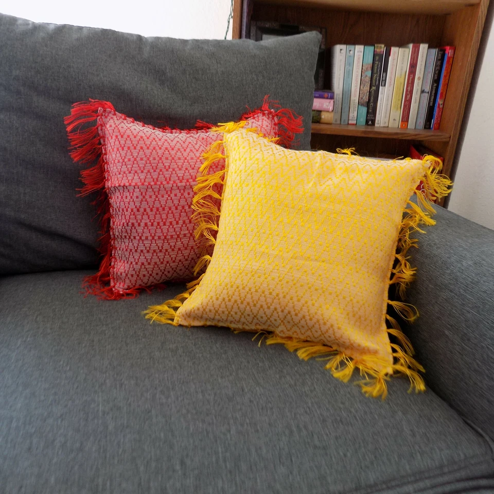 Funda de almohada mexicana tejida a mano hecha a mano 12" x 12" roja blanca amarilla verde Foto 4 de 4