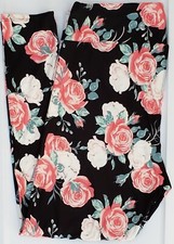 TC LuLaRoe Tall  Curvy Leggings Beautiful Roses on Black Rare Print NWT K75