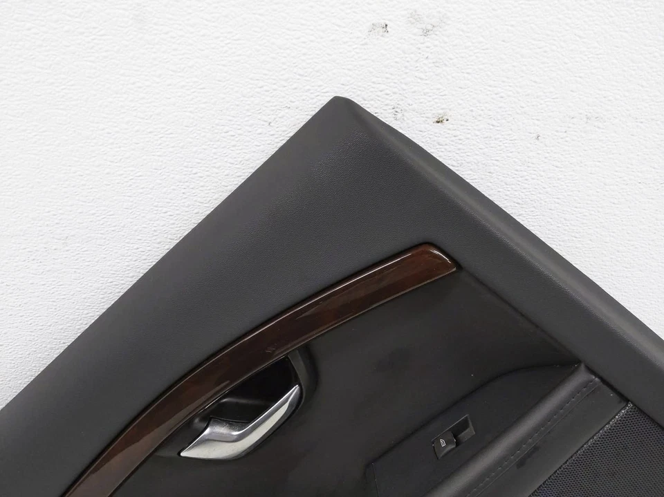 Volvo S80 2010-2016 sedán 4 puertas trasero izquierdo conductor interior puerta panel negro Foto 2 de 4