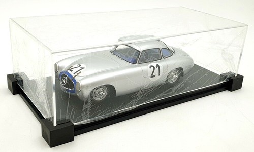 Spark 1/18 Scale 18LM52 - Mercedes-Benz 300 SL #21 Le Mans Winner 1952 - Picture 5 of 6