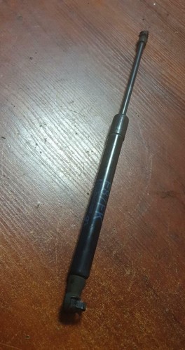 BMW 1 E81 118d Heckklappe rechts Gasfeder 7118370 2.0 Diesel 105kw 10675678