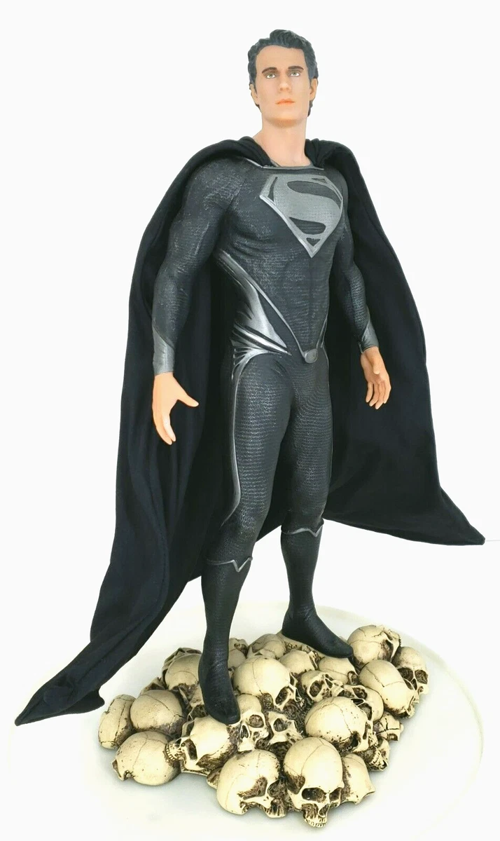 Man of Steel statue shows new Superman costume