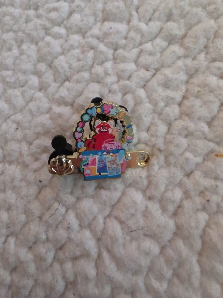 HKDL Hong Kong Disneyland Turning Red Mei Mei Parade Float Mystery Pin 