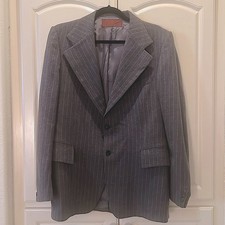 YVES SAINT LAURENT Men  s Med Wool Blazer gently used. Gray with pin stripes.