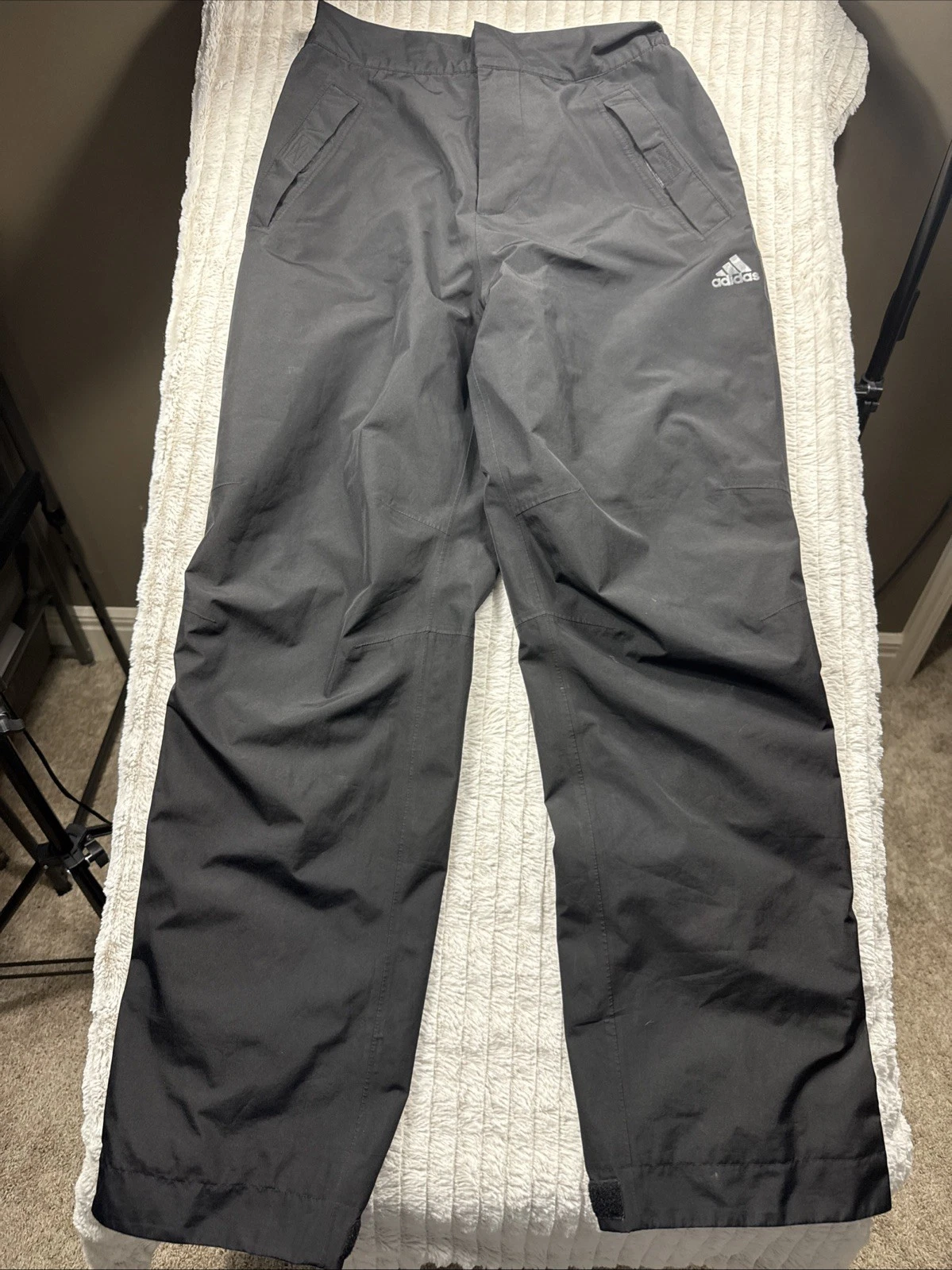 Adidas GORE-TEX Pants Men's Small Reg Black Lined Elastic Waist Zip Weatherproof
Opens in a new wind