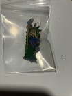 VINTAGE MISS PIGGY STATUE OF LIBERTY NY RANGERS HOCKEY PIN🔥 RARE — photo 4