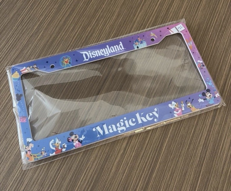 Disneyland Magic Key Exclusive License Plate Frame New