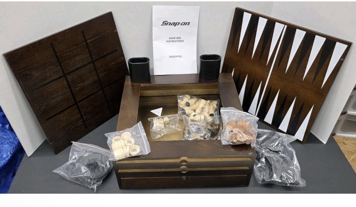 Snap-on STACKING CUBE BOX （Brown White） SNAP-ON Tools Brand Wood Game Box SSX21P133 Checkers Chess