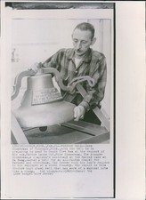 1966 Dave Zimmerman Muskegon Mi Freedom Bell South Vietnam Man Wirephoto 8X10