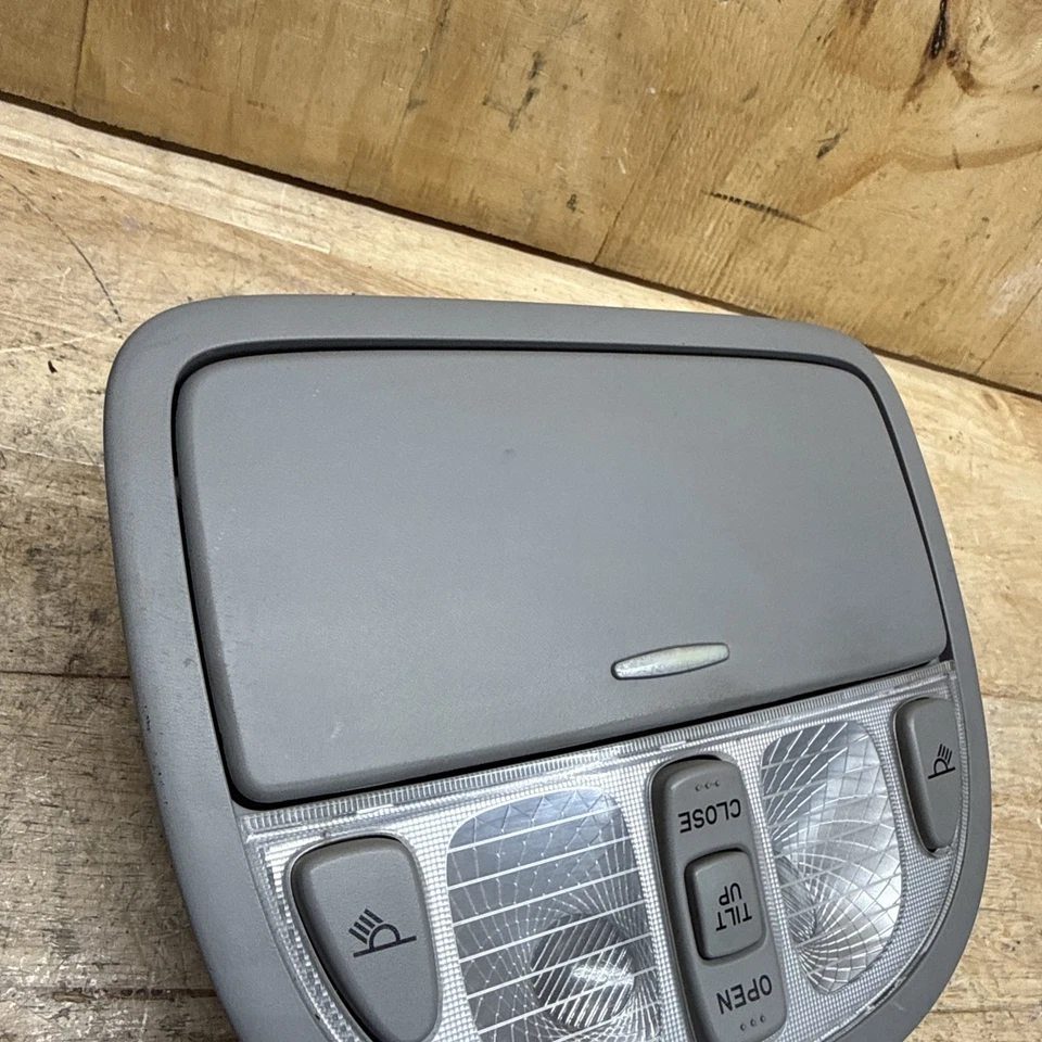 2007-2012 Hyundai Santa Fe Overhead Dome Light w/Sunroof Switch & Cubby OEM - Image 3 of 4