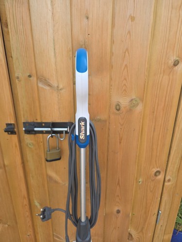 Shark Klik n’ Flip S6001UK Manual Steam Mop - White/Blue - Picture 5 of 10