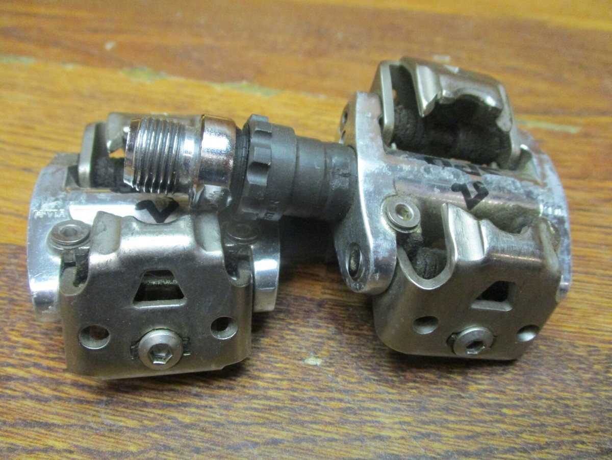 VINTAGE SHIMANO XTR PD- M858 SPD CLIPLESS MOUNTAIN BIKE VINTAGE SHIMANO XTR PD- M858 SPD CLIPLESS MOUNTAIN BIKE