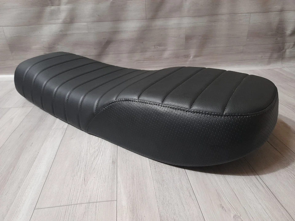 1973 To 1978 Yamaha TX 500 TX500 XS500 XS 500 solo cafe racer motorcycle seat. - Image 4 of 4