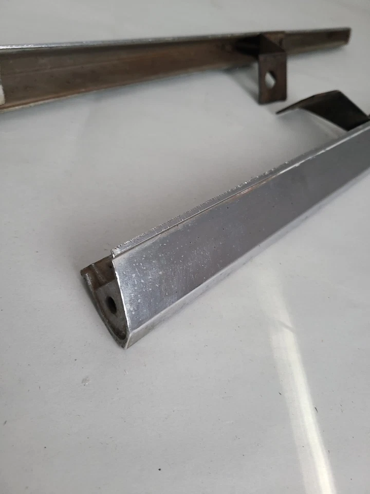 64.5-65 Ford Mustang Grill Bars OEM Ford C4ZB-8418-A RH & C4ZB-8B250-A LH - Imagem 2 de 4