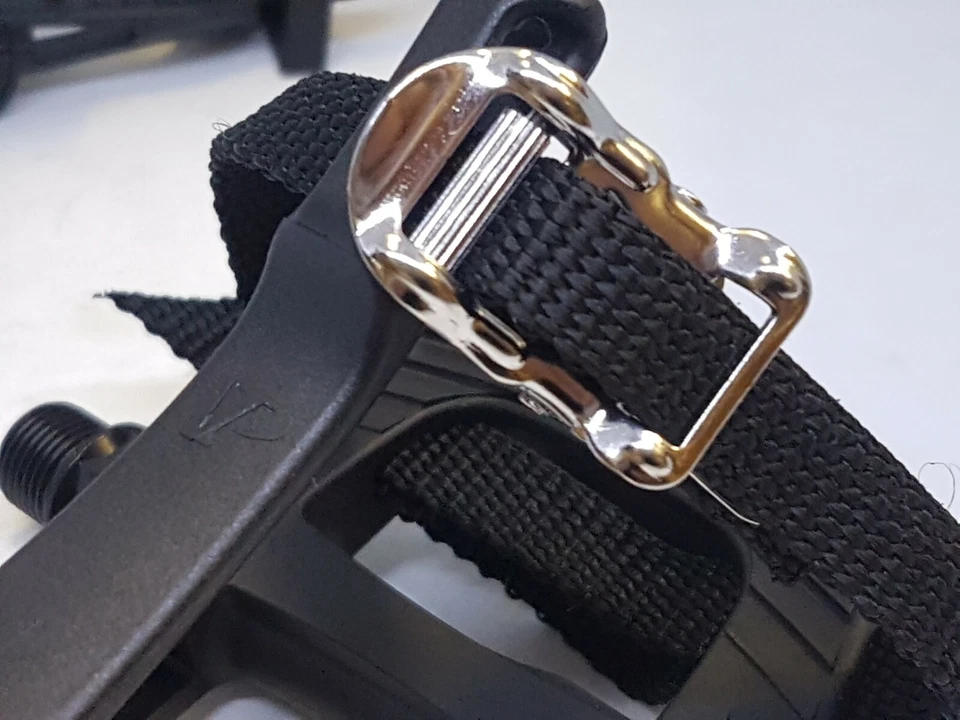 PEDALS  9/16" Raleigh VP Lightweight Resin Toe Clip Straps Road Bike Bicycle - Image 4 of 4