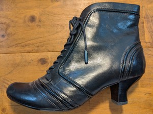 clarks victorian boots