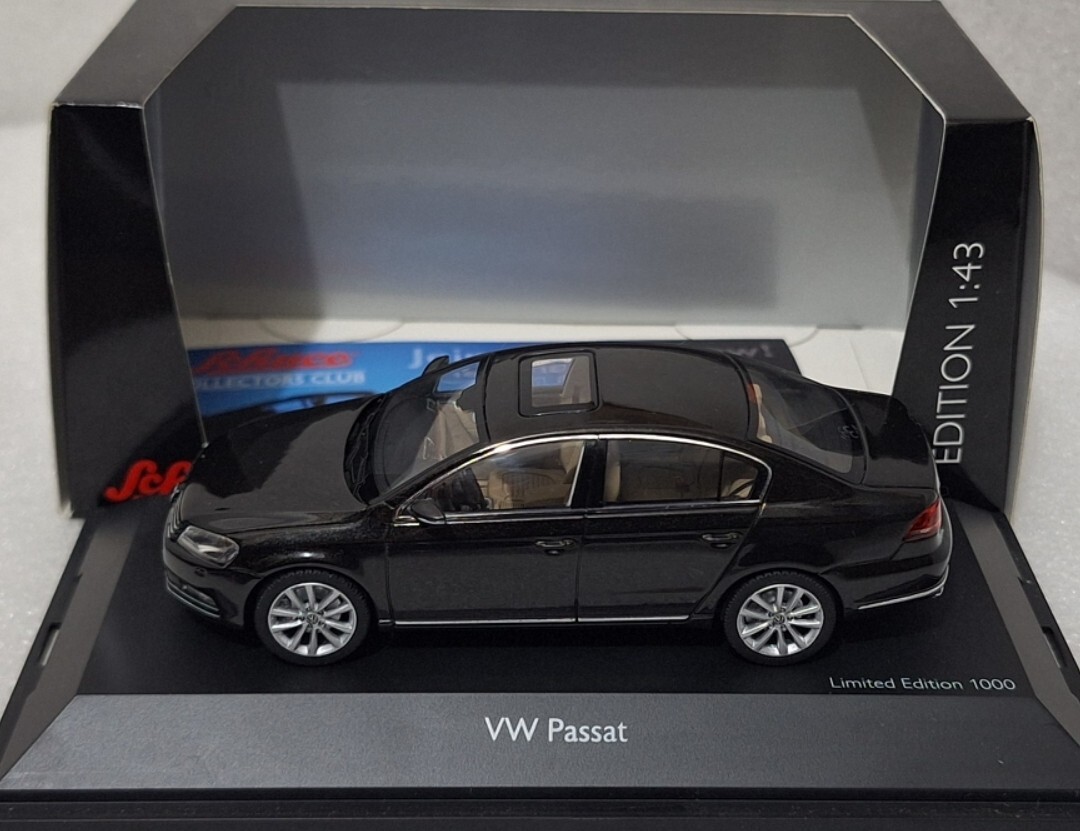 VW Volkswagen Passat B7 Berline 2011 1:43 Schuco 450743200 RARE