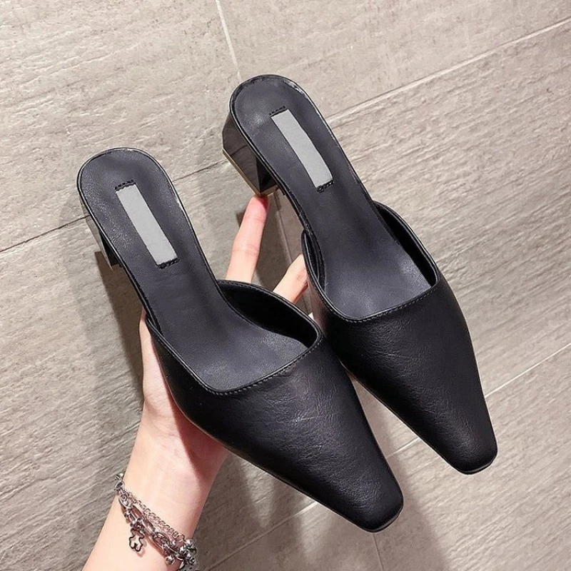 Famille pointy toe best sale mules
