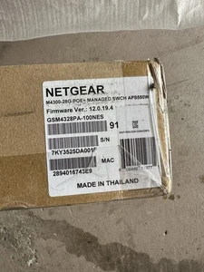 NETGEAR (GSM4328PA100NES) 28 Interrupteur Ethernet à prise de port