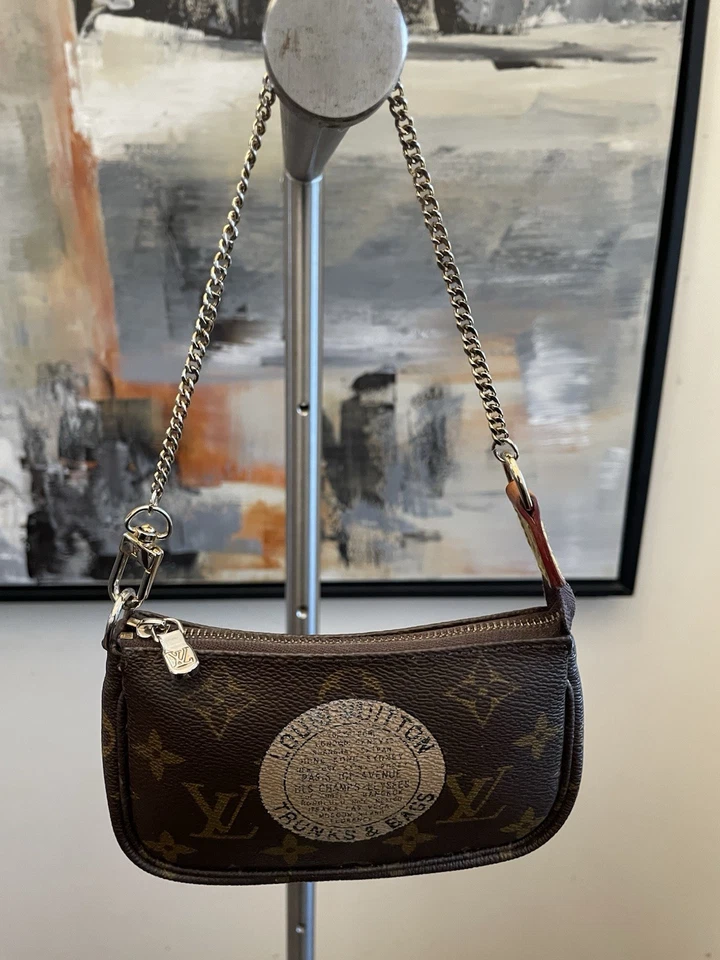 Louis Vuitton LV Mini Pochette Accessoires Pouch AR1009 - Image 2 of 4