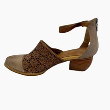 L'Artiste Spring Step Sandals Pauletta Leather Laser Cut Floral Sz 40 US 9