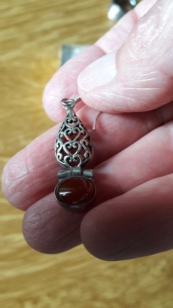 Belles boucles d'oreilles en argent 525 avec pierre - Photo 4/4