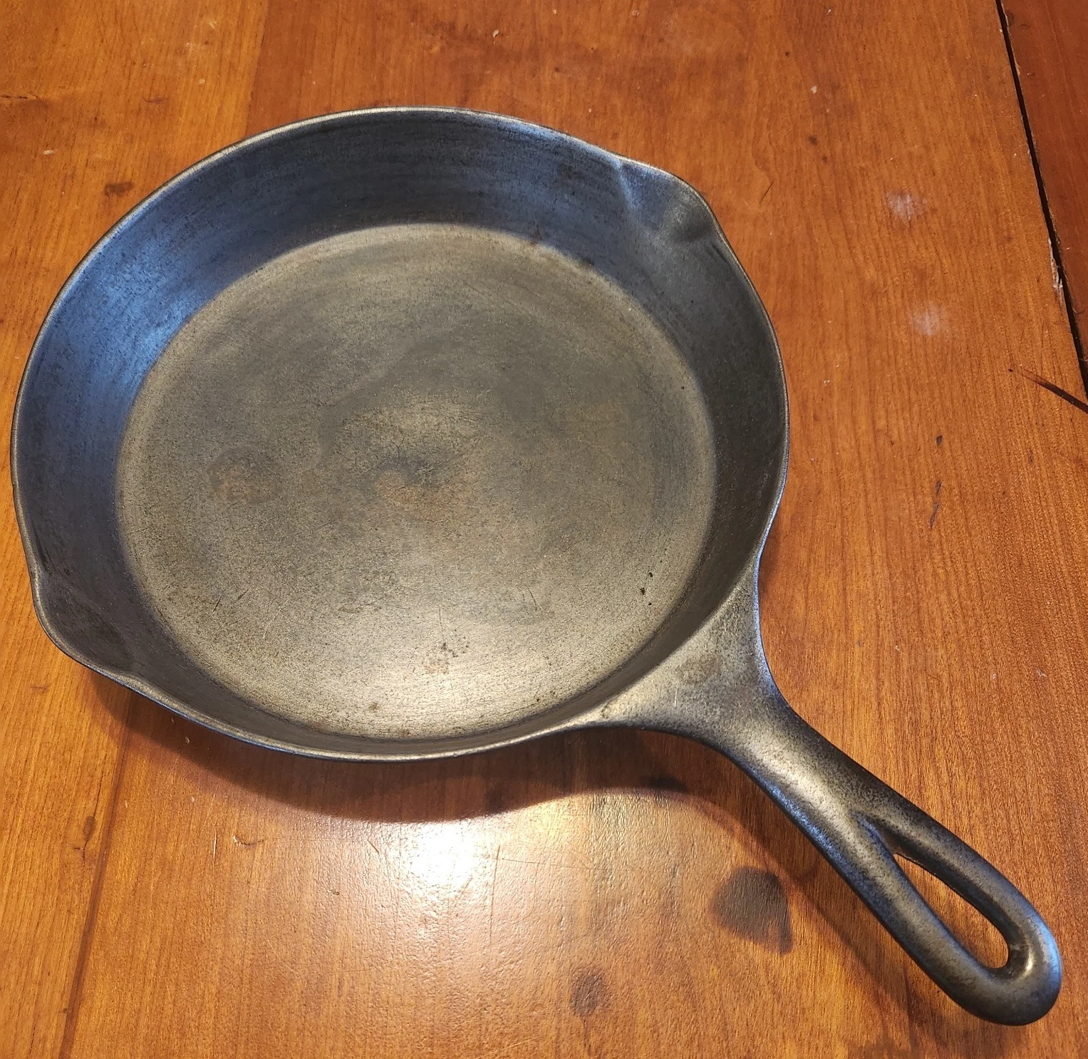 Antique ONETA / Wapak #7B Cast Iron Skillet Double Pour Spout
Opens in a new window or tab