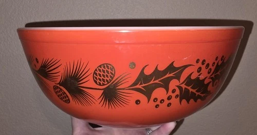 Pyrex Golden Pinecone Holly Leaf Large Mixing Bowl  #404 Red Christmas 1960