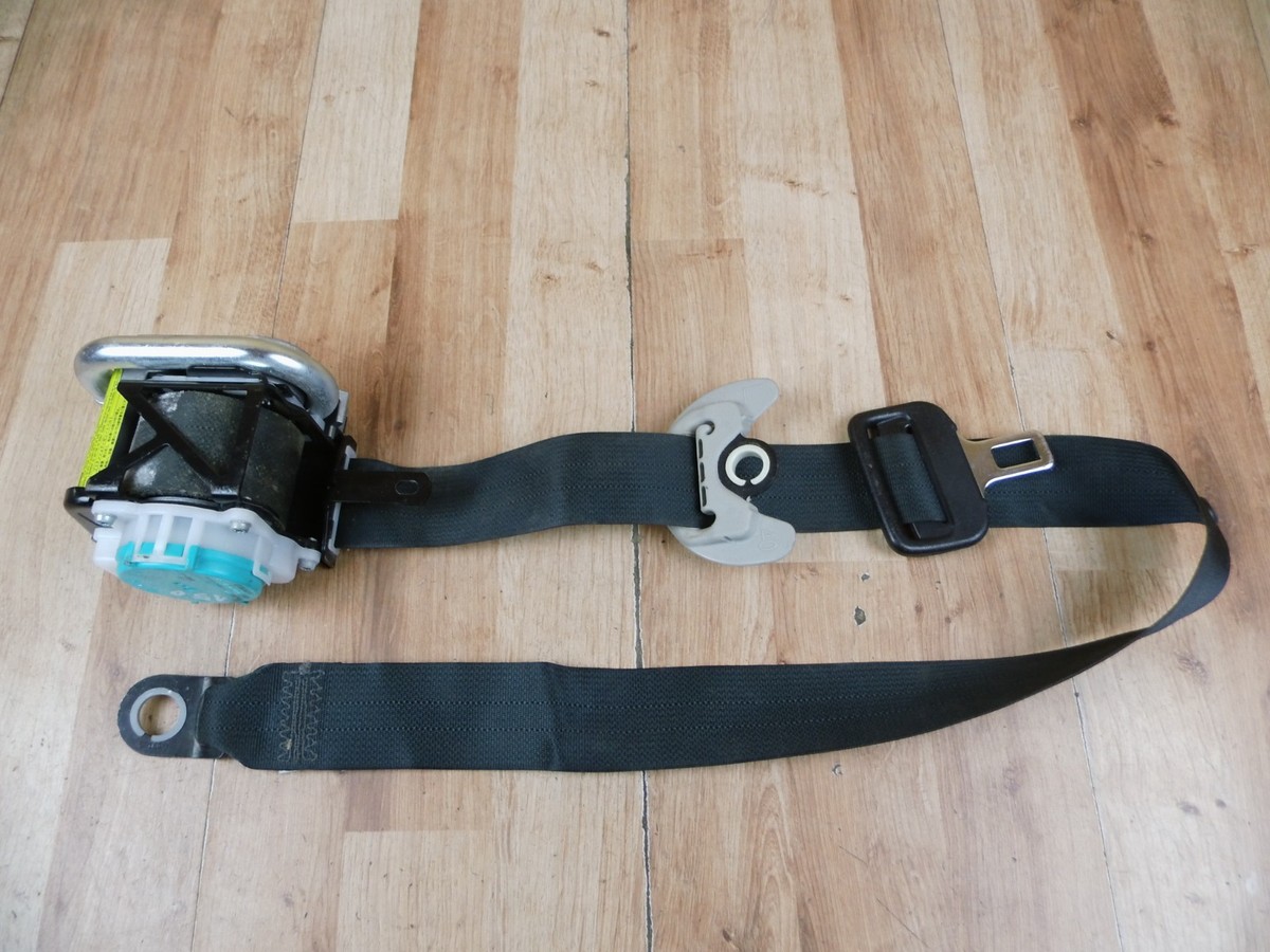 Toyota Land Cruiser J150 front left seat belt TK-AH2-EF829-P | eBay