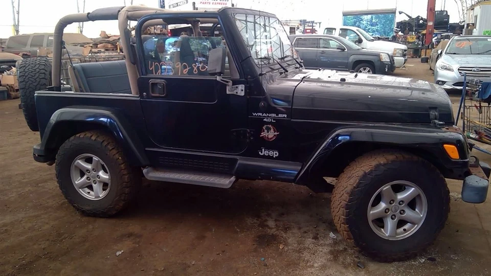 Radiator Fits 97-06 WRANGLER 6720049 Foto 3 de 4