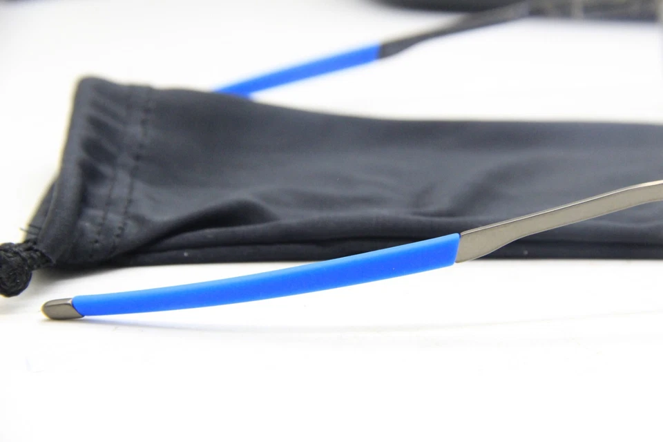 NUEVAS GAFAS OAKLEY OY 3002-0246 PLACA DE ACERO XS CROMADAS AUTÉNTICAS CON ESTUCHE 46-14 Foto 4 de 4