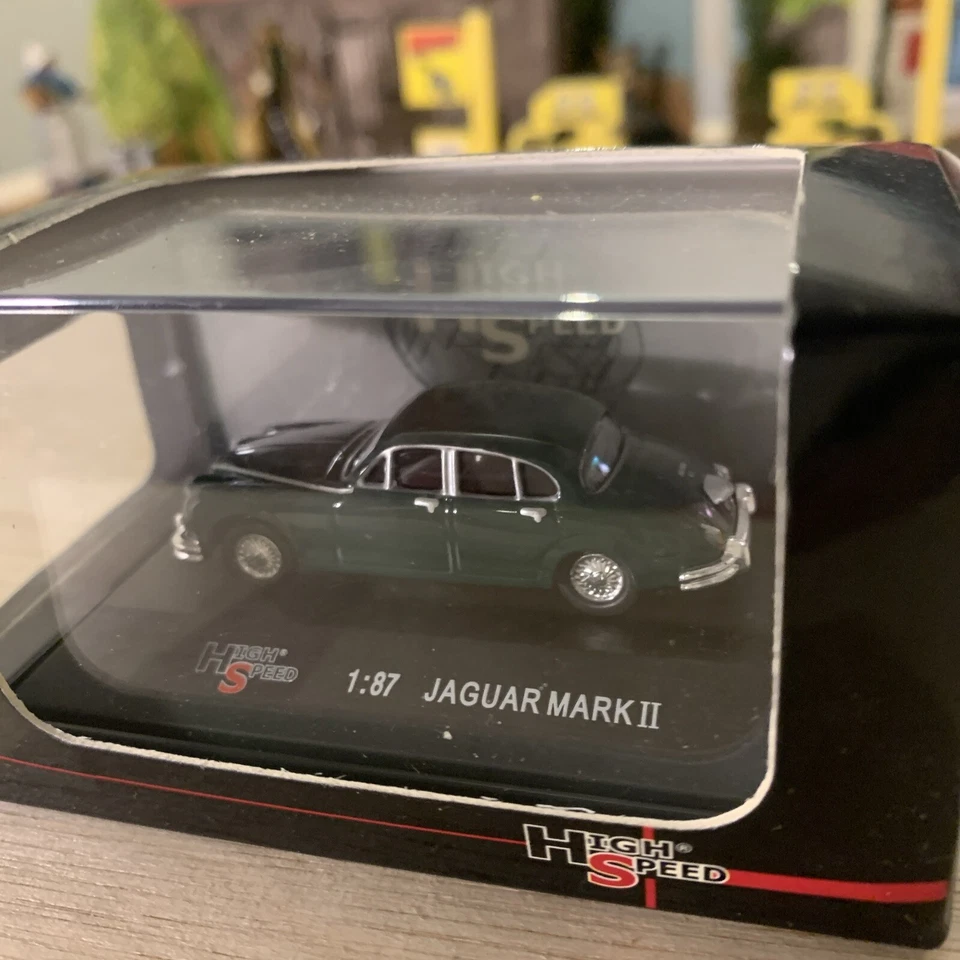 High Speed Jaguars Mark 11 - 1:87 Scale- New In Box — 第 3/4 张图片