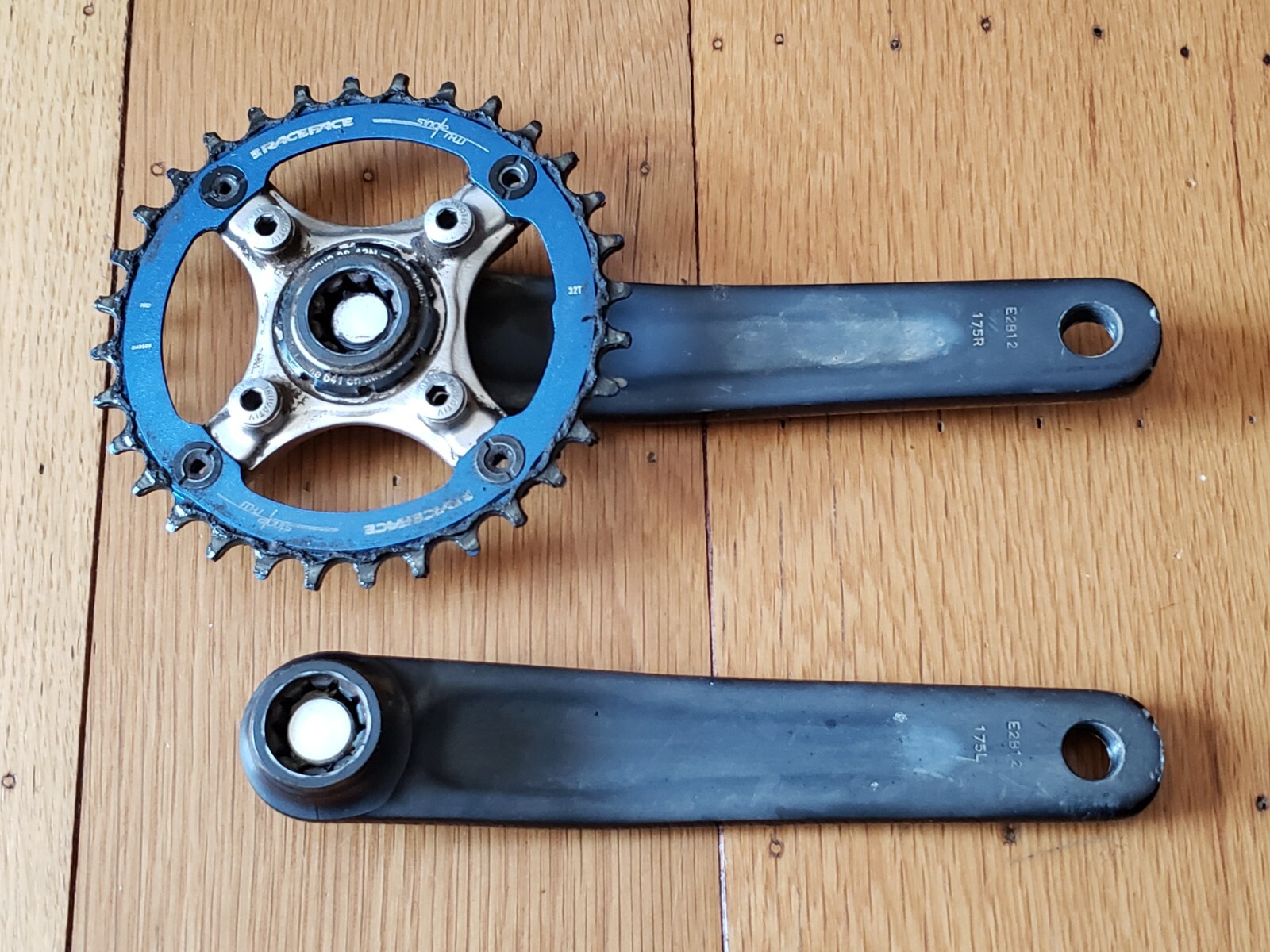 Truvativ Stylo TEAM Crankset, 175 mm arms, Race Face 32t chainring, mtb bike
