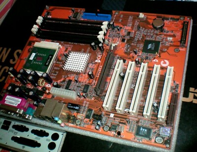 Syntax SV266A socket 462, DDR1/SDR suport, AMD Duron 1800MHz, 1 x256Mb DDR1.