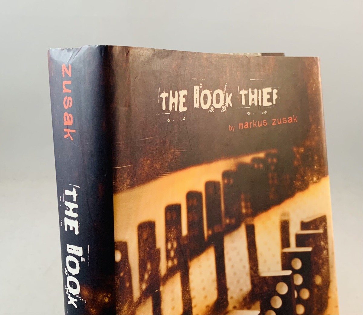 【初版】本泥棒　マークース ズーサック Amazon.co.jp: 本泥棒 : マークース ズーサック, Zusak,Markus