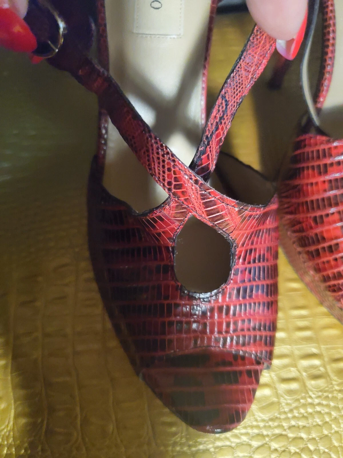 Originari Valentino Garavani Borgogna Abbelliti Croc punta aperta taglia 38