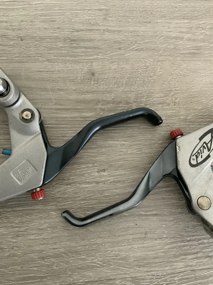 JUEGO DE 5 PALANCAS DE FRENO ÁVID SPEED DIAL DE (2) ABRAZADERA 22,2 MM GRIS Foto 3 de 4