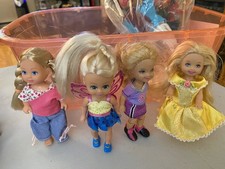 Kelly Lot Of 4 Used Dolls With Clothes On