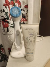 Nu Skin ageLOC LumiSpa Facial Cleansing Device with Charger -tested & works !