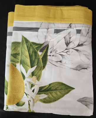 Williams Sonoma Meyer Lemon Oilcloth  70 X 108 Tablecloth New w/o tags