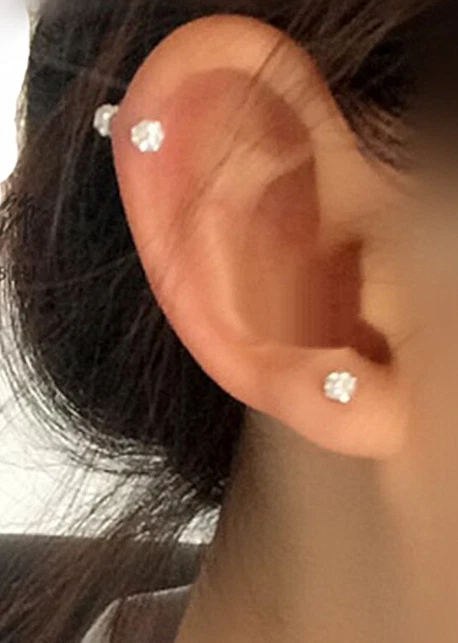 piercing orecchino trago cartilagine lobo doppio zircone a stella cuore tondo. - Immagine 4 di 4