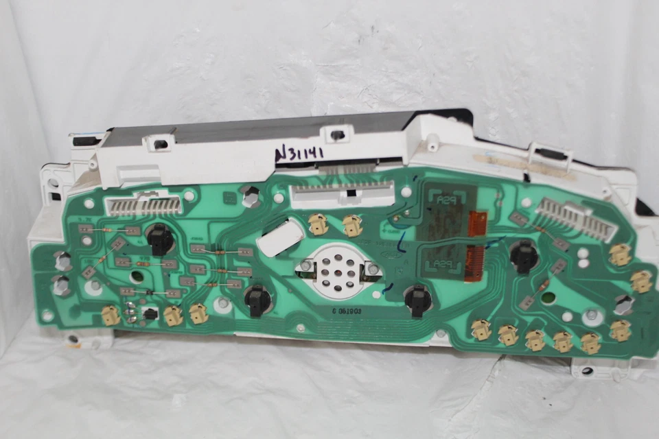 Cuadro de instrumentos velocímetro 03 Ford E150 E250 E350 E450 furgoneta 223.295 millas Foto 2 de 4