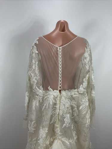 Oleg Cassini Illusion Beaded Lace Wedding Dress 24W Long Sleeve Gown 8CWG844 - Picture 8 of 12