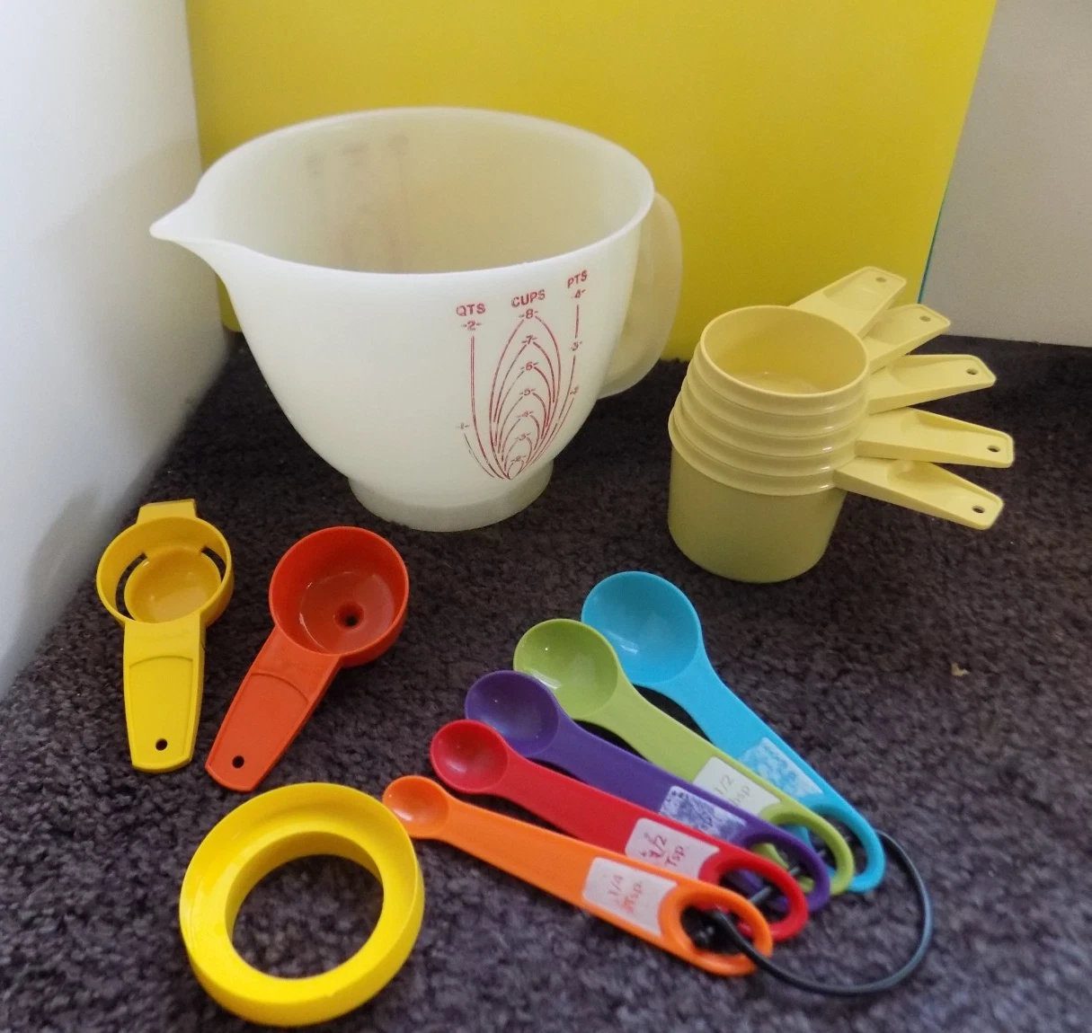 Tupperware Lot 8 Cup Measuring Pitcher, Cups, 3 Gadgets + Non Tupperware Spoons
