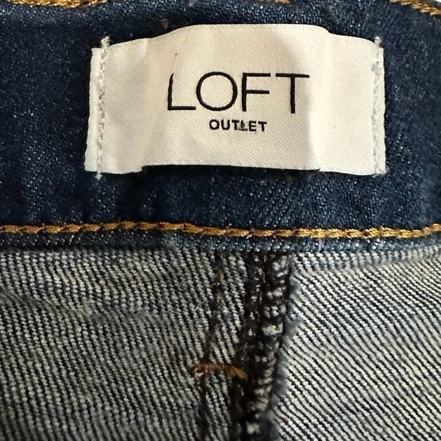 LOFT Outlet Women's Size 4 High Rise Wide Leg Dark Wash Denim Jeans - Image 3 of 4