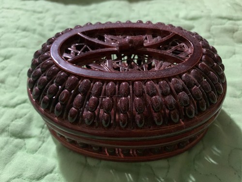 Hermosa caja de baratijas de laca de bambú roja tallada asiática - Imagen 4 de 9