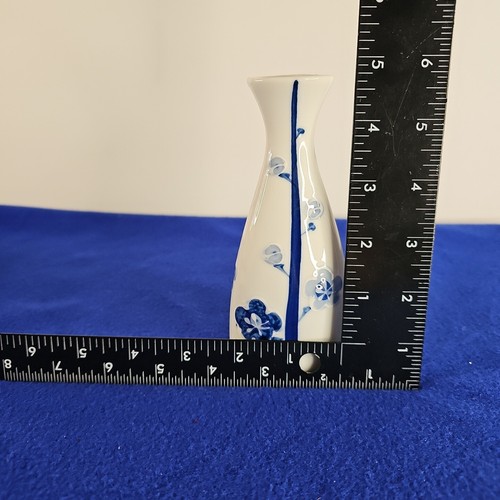 Vintage Blue And White Ceramic Saki Pitcher 5.5" Tall - Picture 5 of 5