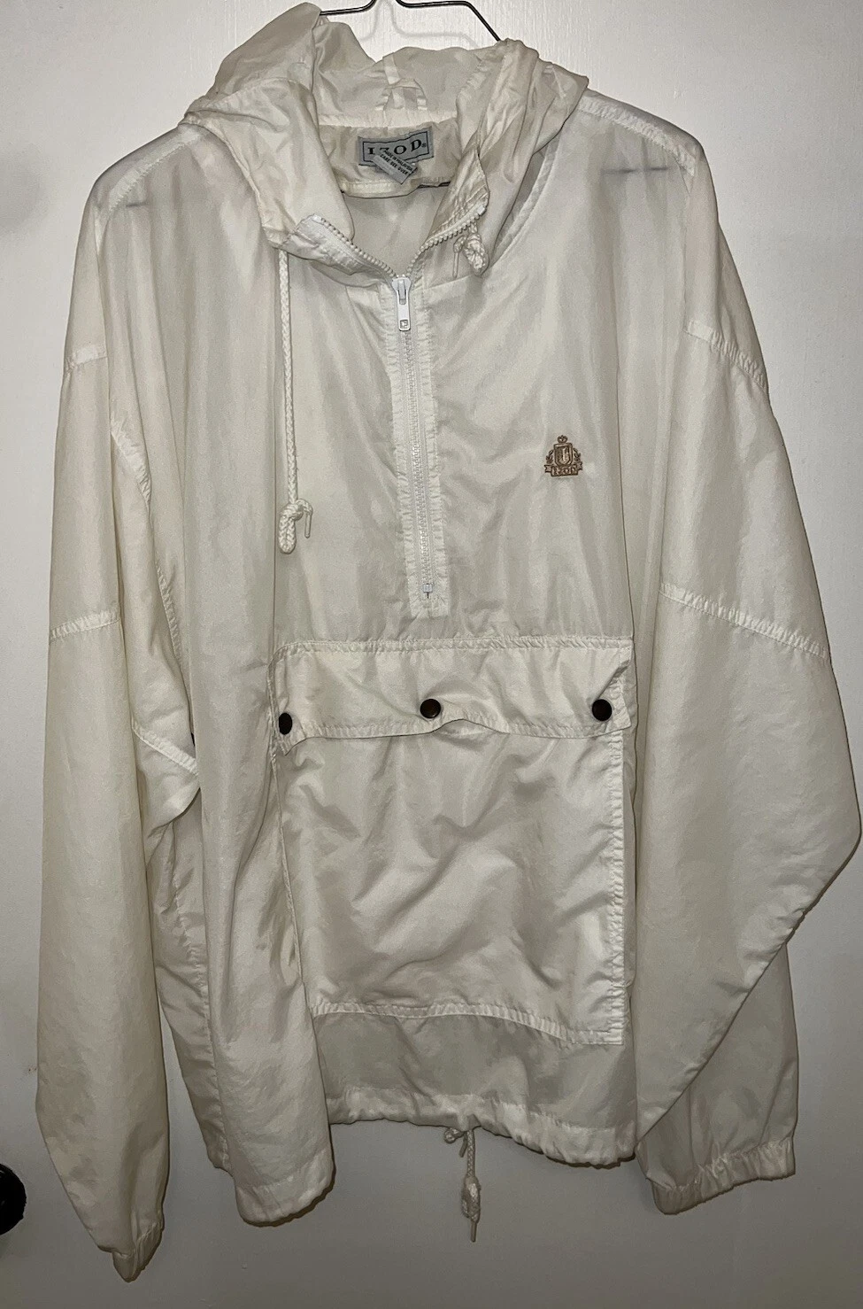 Vintage Men’s Izod Rain Coat with Hood Pullover..White!! Size XL