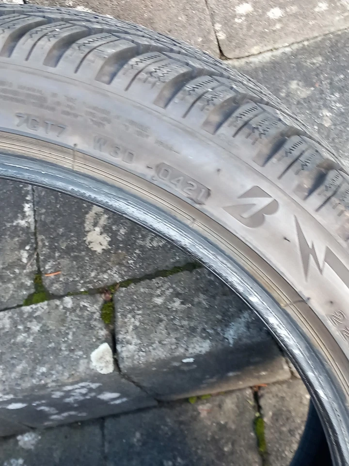 2 Winterreifen 225/40 R18  92 V  XL  Blizzak   LM 005   BRIDGESTONE - Bild 3 von 4